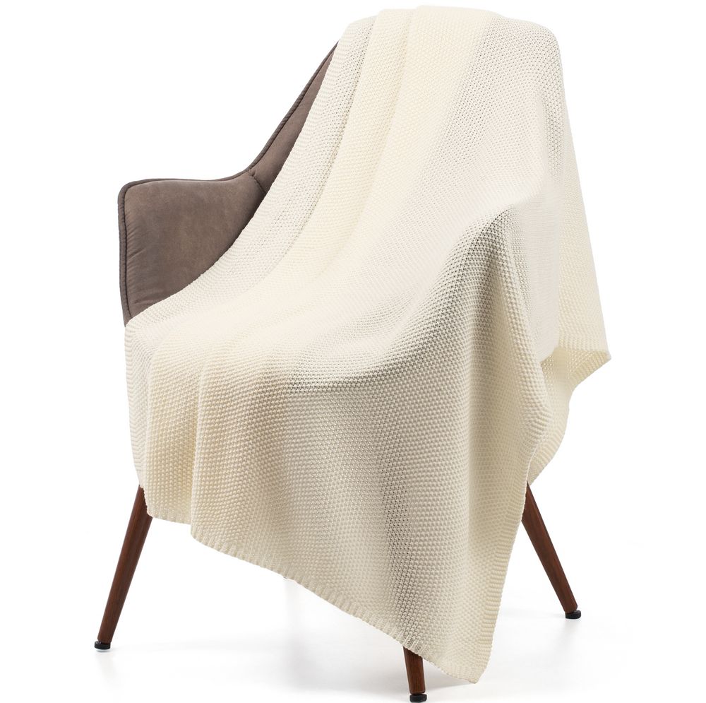 молочно-белый