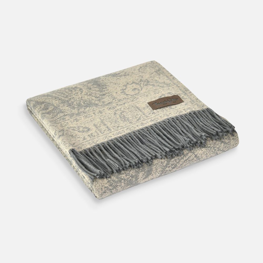 коричневый