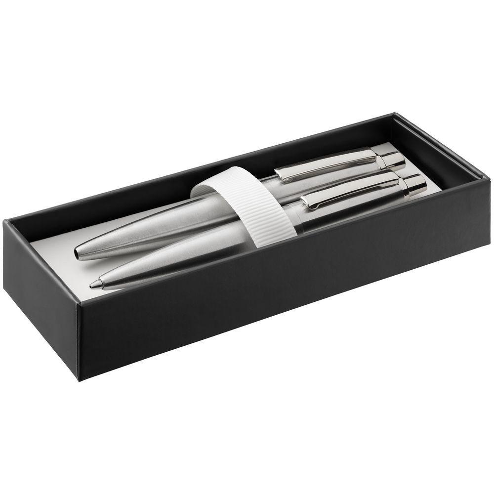 серебристый