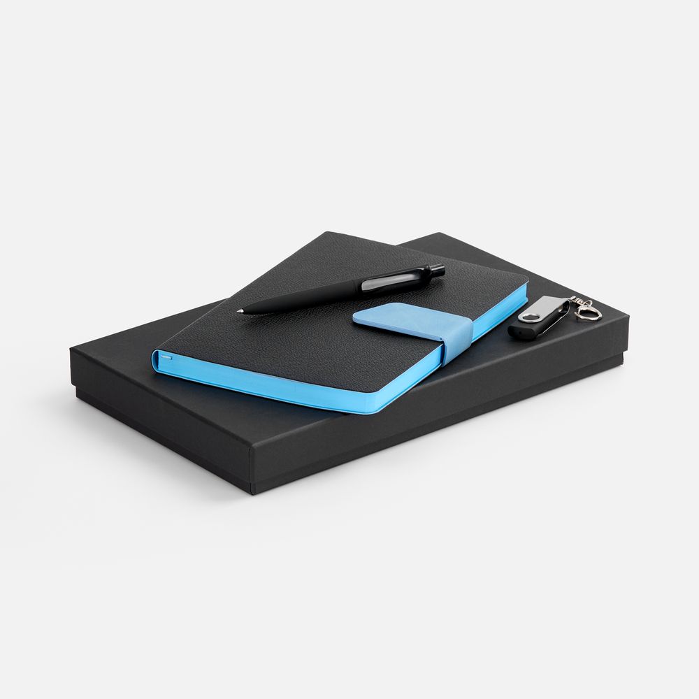 черный с голубым