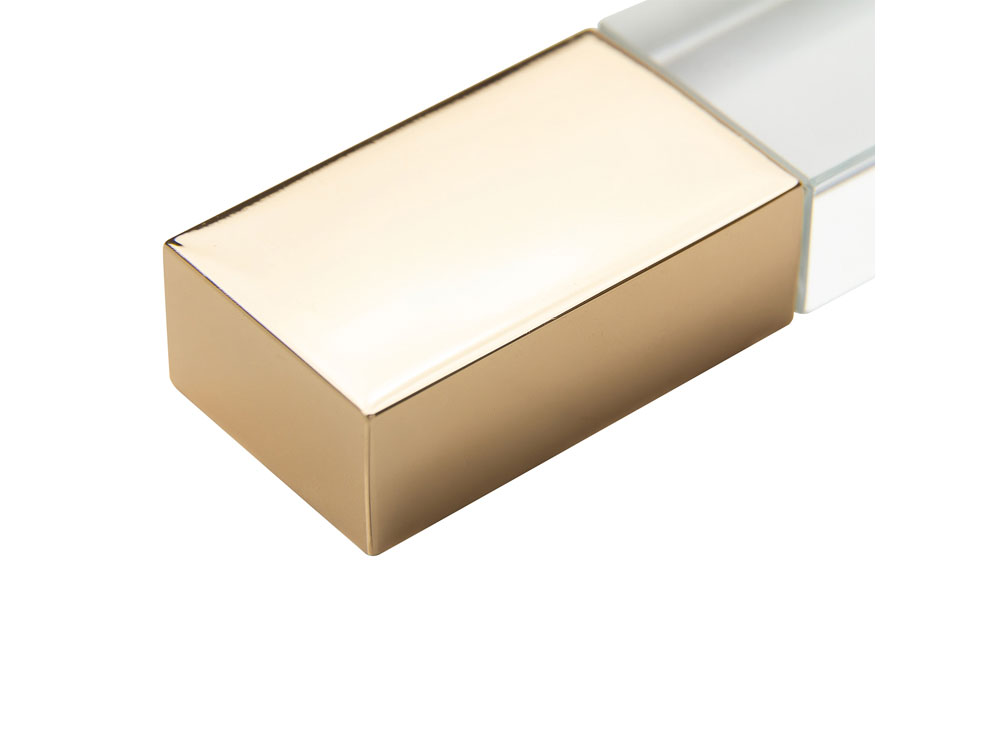 USB-флешка на 16 ГБ