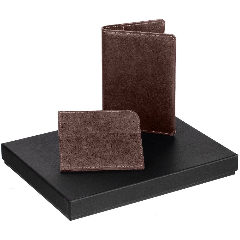 темно-коричневый