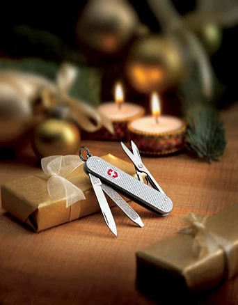 Нож-брелок VICTORINOX Classic Alox, 58 мм, 5 функций, алюминиевая рукоять, серебристый