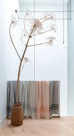 Полотенце Ukiyo Yumiko из переработанного хлопка AWARE™, 100x180 см