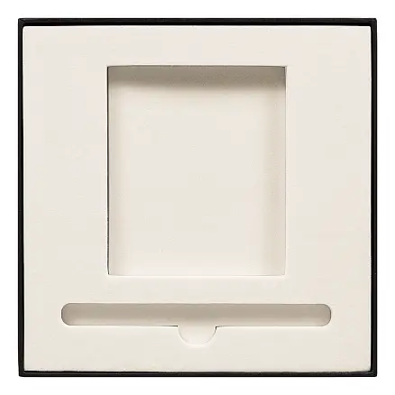 Коробка подарочная, размер 18*18*2 см, Solution Superior Linen, черная,  бежевый ложемент под ручку и прямоугольный предмет